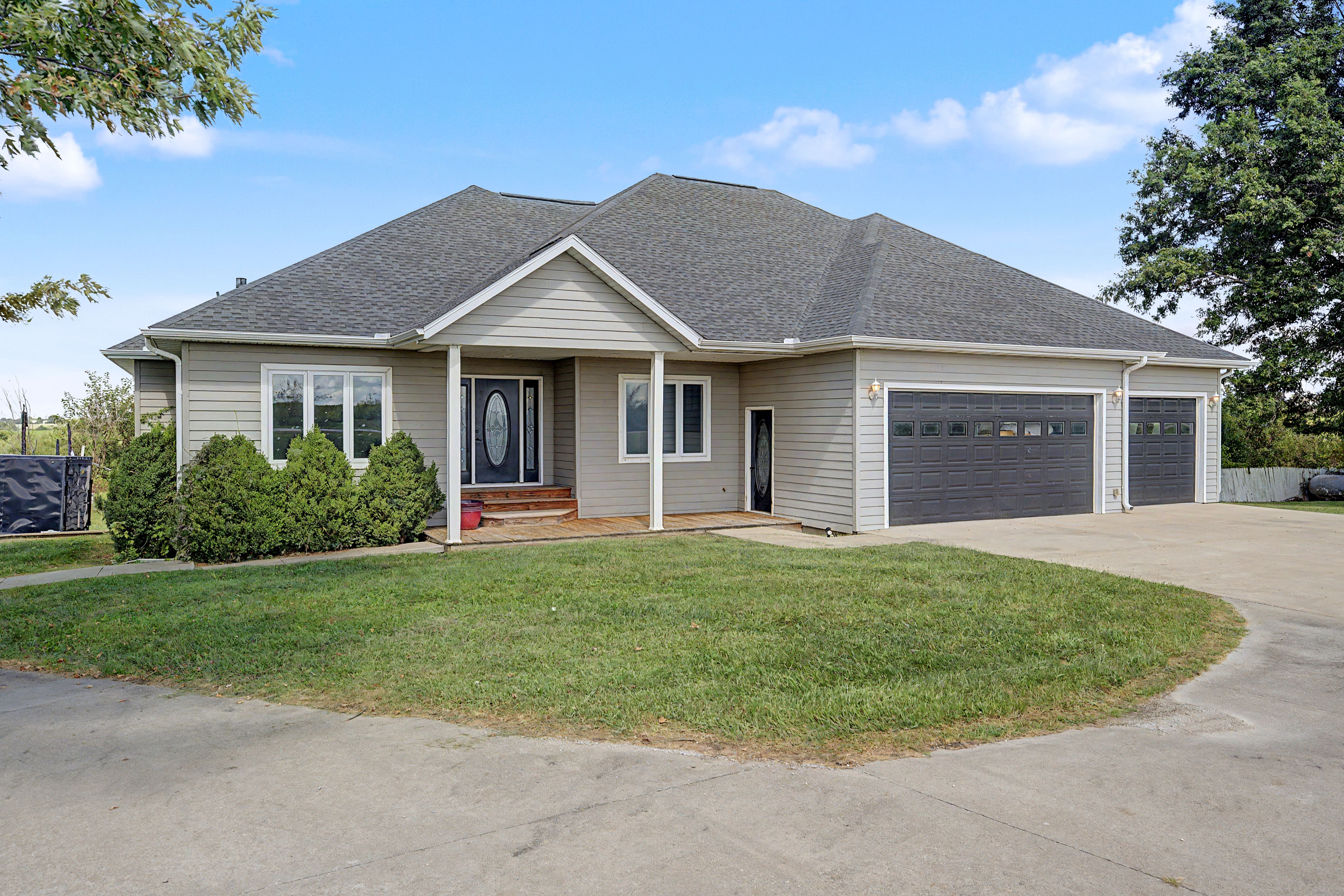 Listing Photo: 26942 Hwy T30, Exline, IA 52555-1